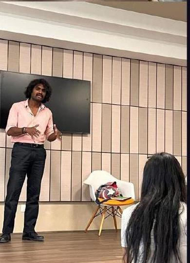 Nazar Abul Hassain leading a theatre workshop